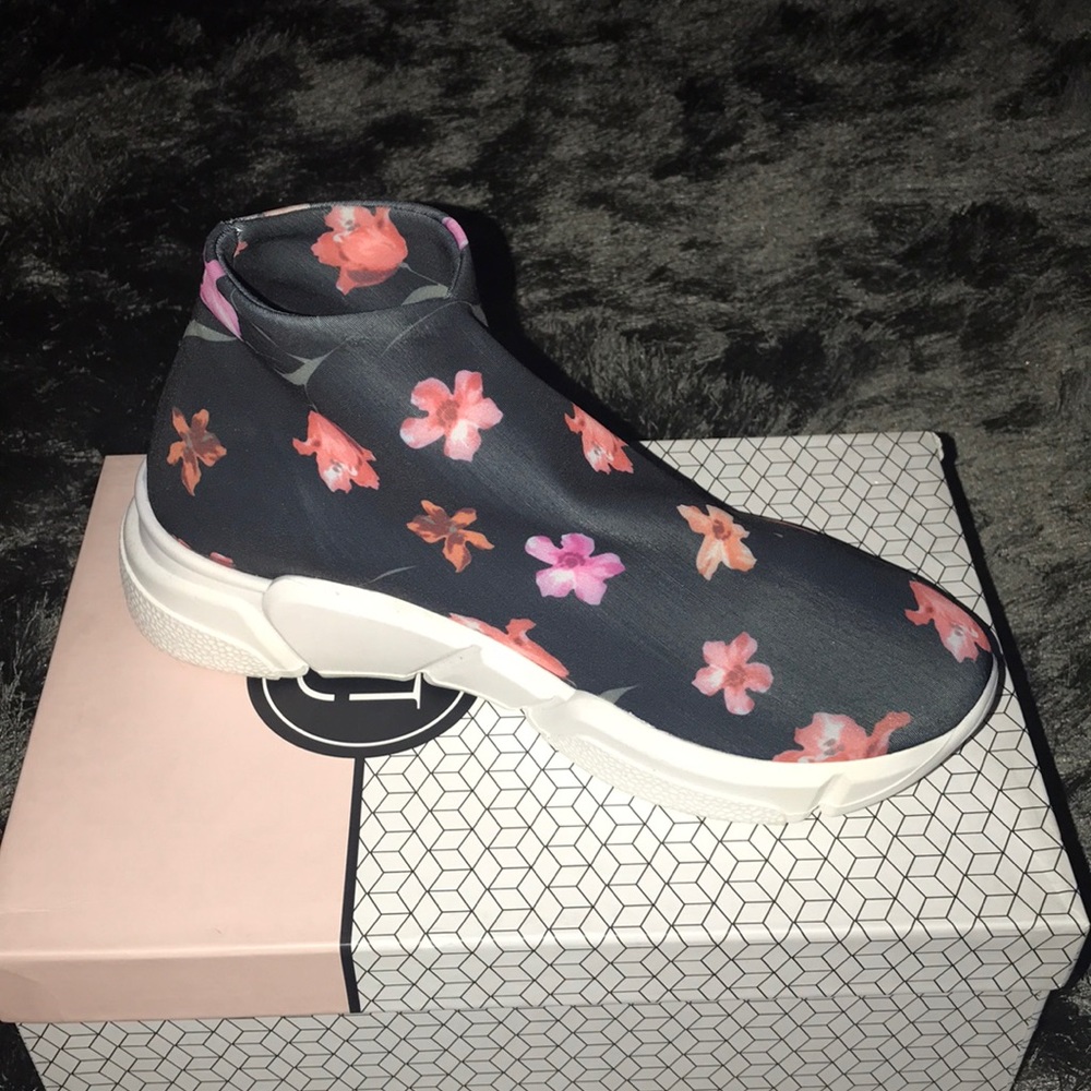 Shoes - Picture 3 of 3